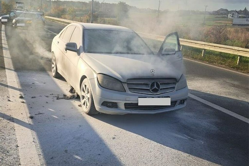 Gašenje požara na automobilu na A4 - 4