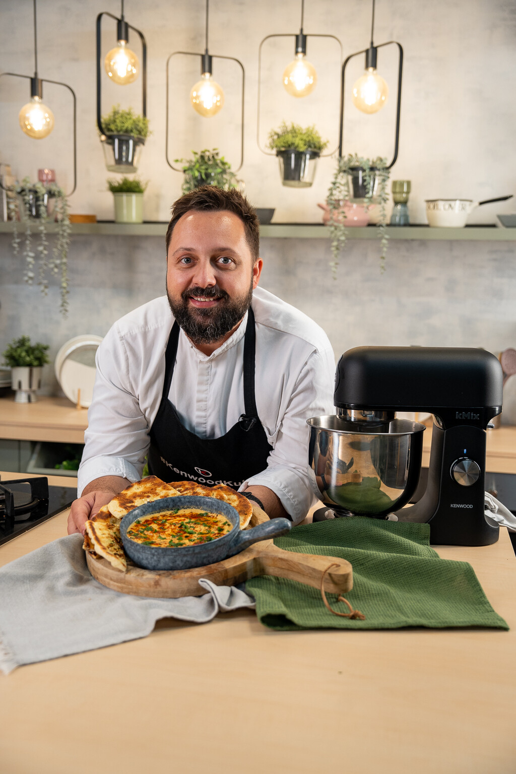 Humus i fleatbread chefa Marija Mihelja