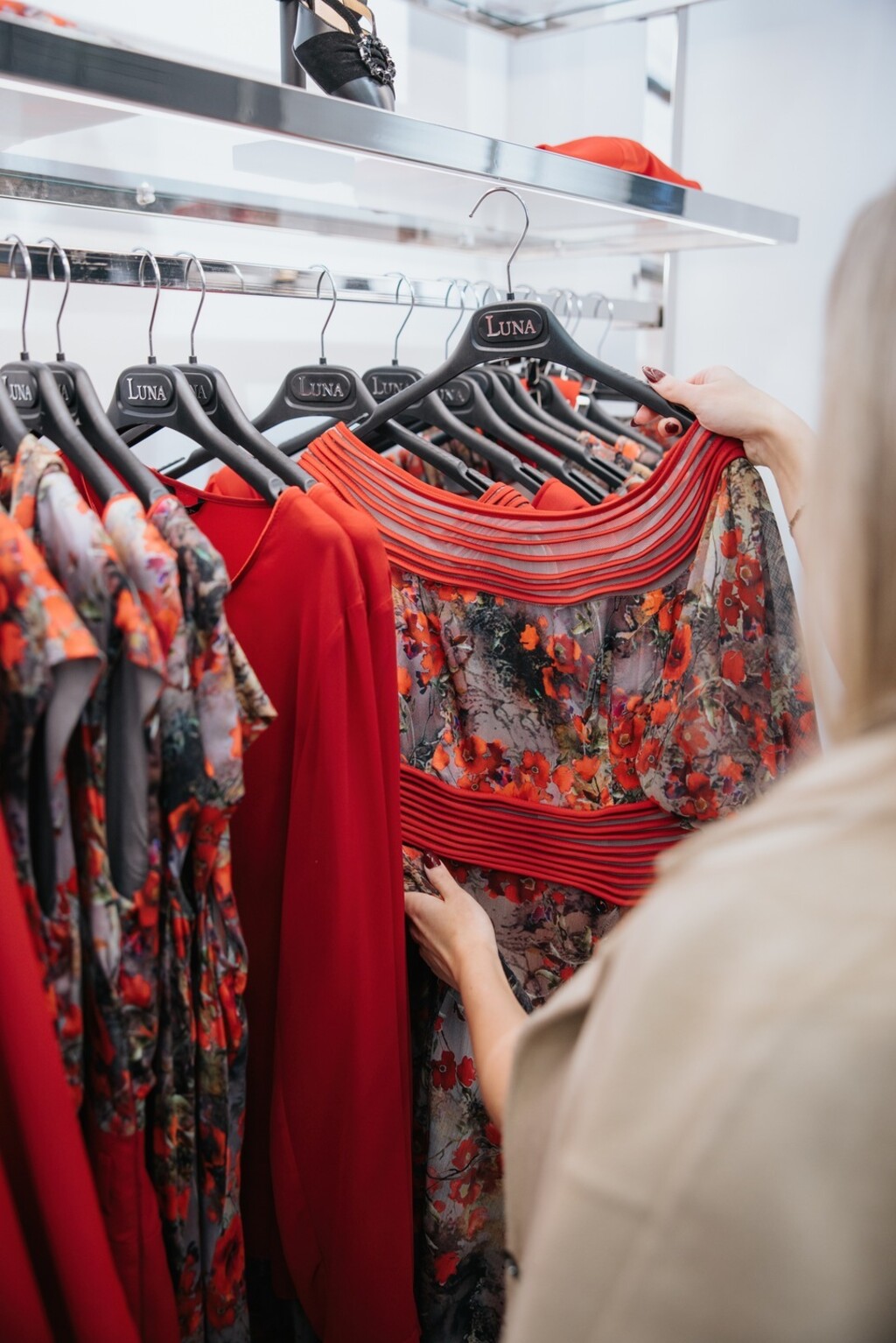 Pet komada koje ćemo viđati na ulicama ove jeseni: Od košulja s karakterom do balonera koji ostavljaju dojam