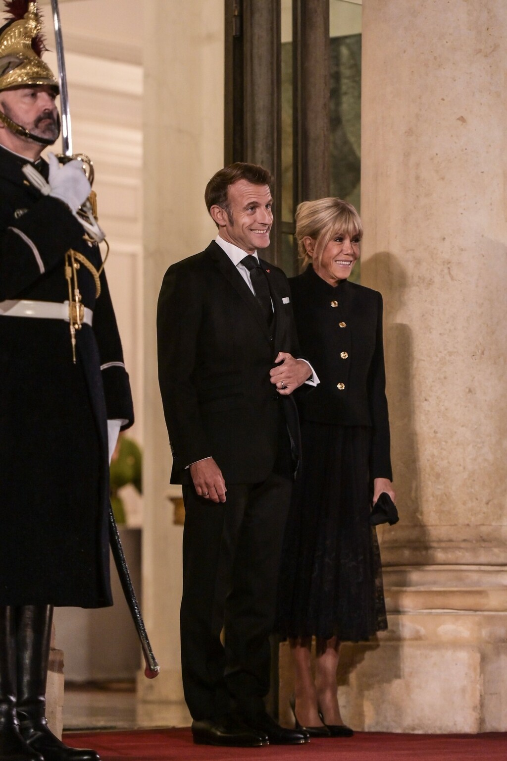 Brigitte Macron u elegantnom crnom izdanju