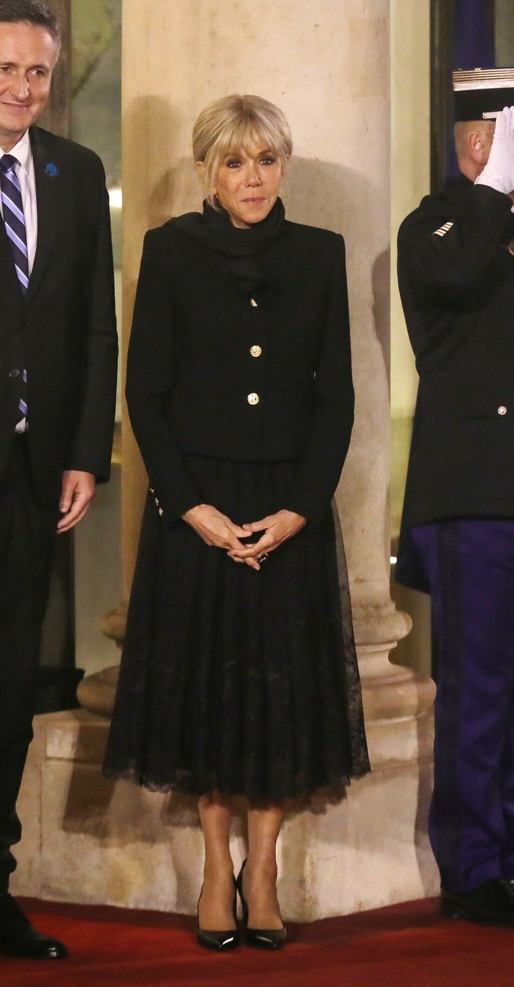 Brigitte Macron u elegantnom crnom izdanju