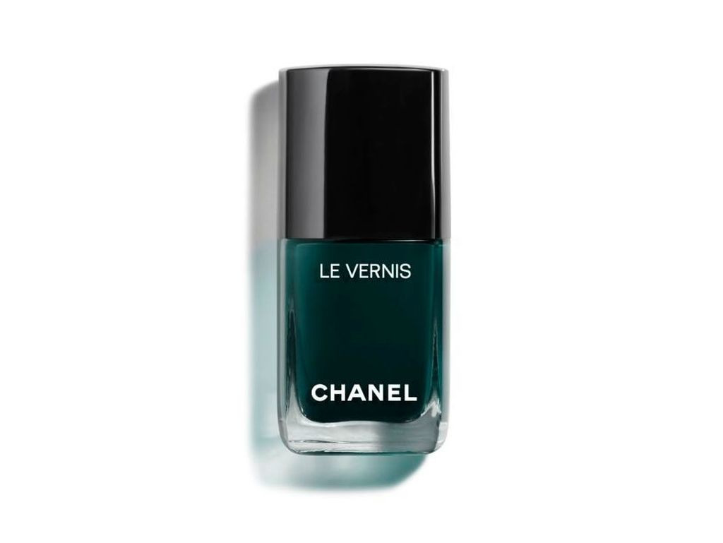 Chanel Le vernis (582 - fiction), 211 kn