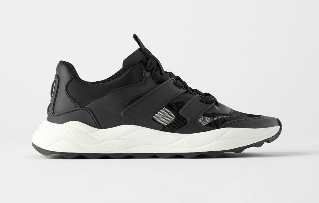 Novi modeli crnih tenisica iz trgovina - 4