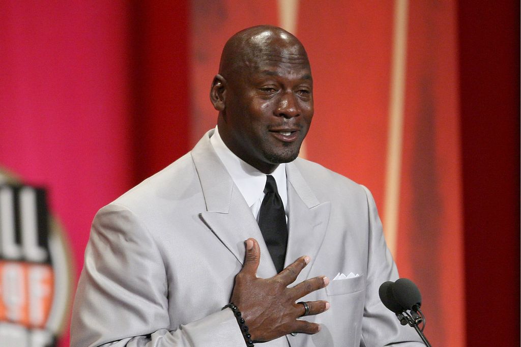 Uplakani Michael Jordan ulazi u Kuću slavnih (Foto: AFP)