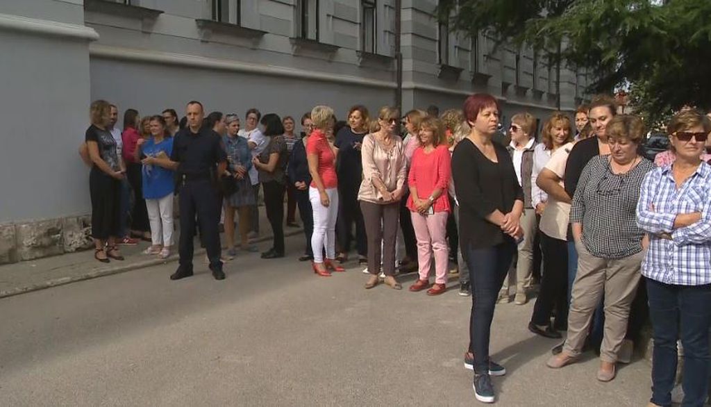 Prosvjed zaposlenika suda i sudskih policajaca (Dnevnik.hr)