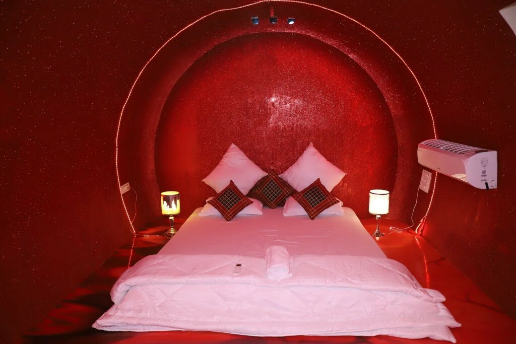 Kabir Bnb, Indija, spavaća soba u obliku boce za vino - 2