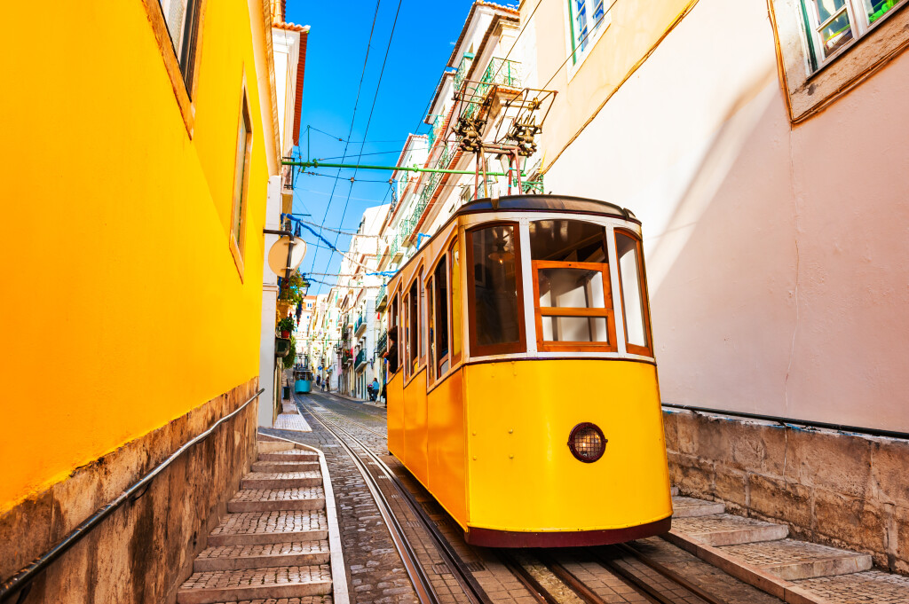 Portugalski žuti tramvaj postao je i zaštitni simbol grada