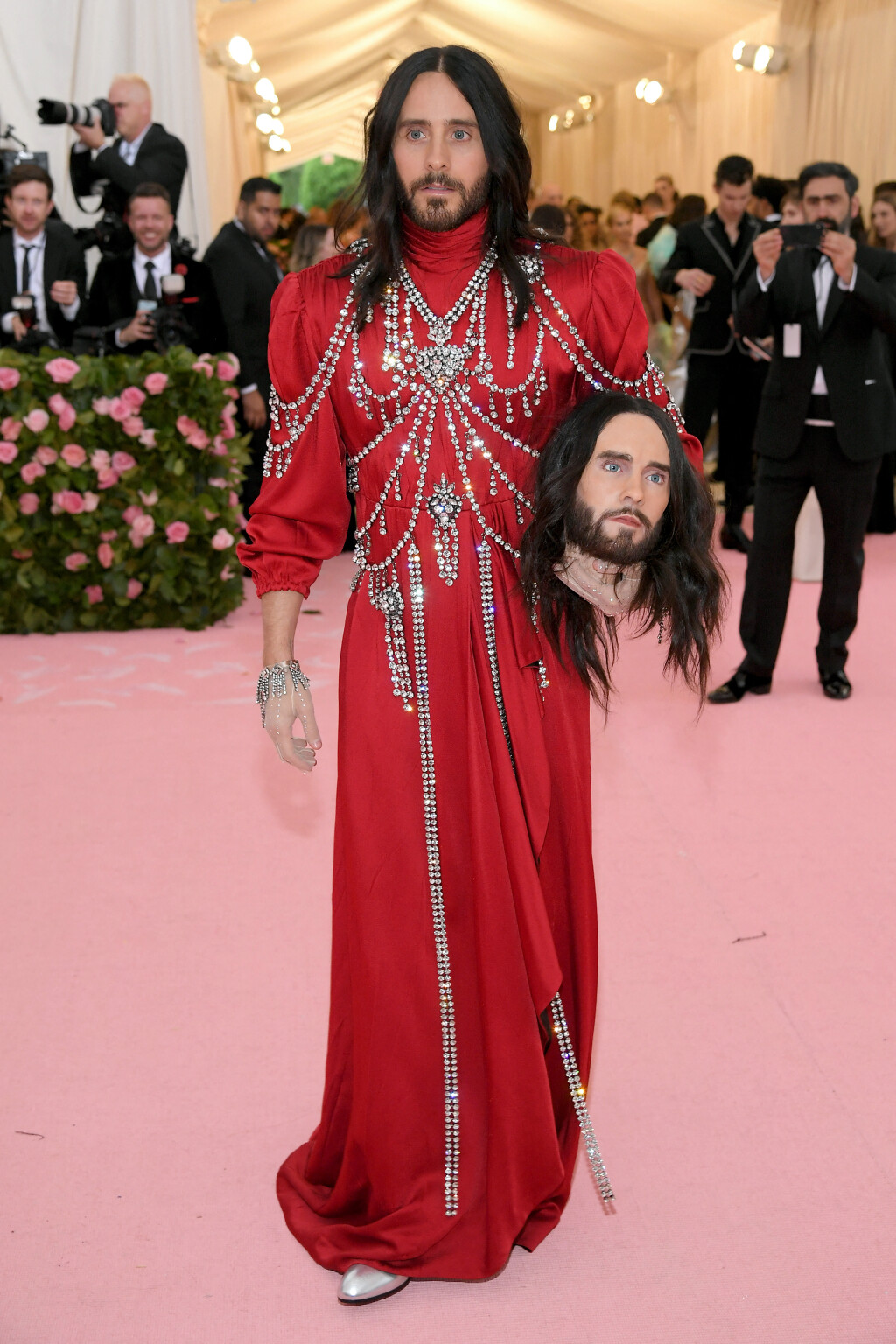 Jared Leto u haljini modne kuće Gucci na Met Gali 2019.