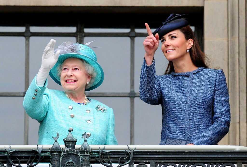 Kraljica Elizabeta II. i Catherine Middleton
