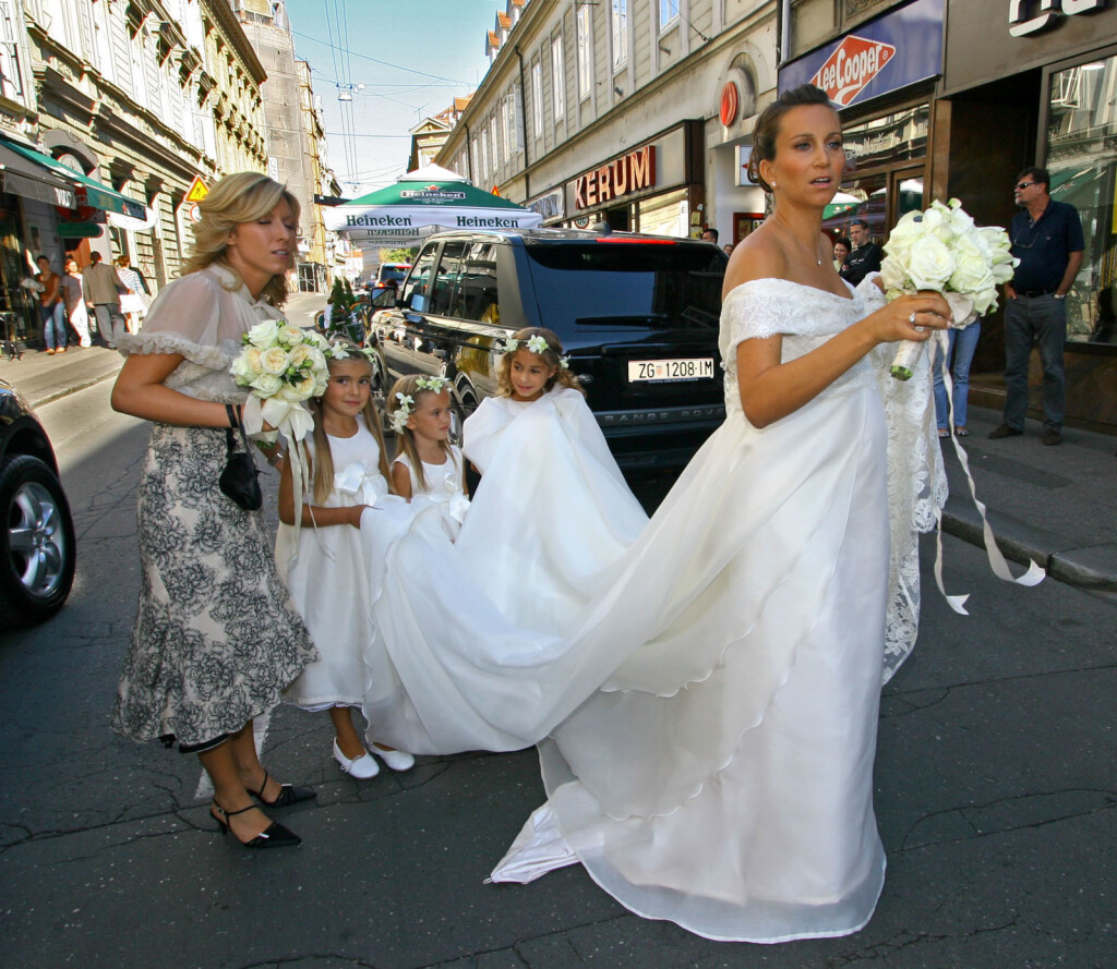 Glamurozna vjenčanica Ive Majoli u kojoj se udala 2006. godine - 11