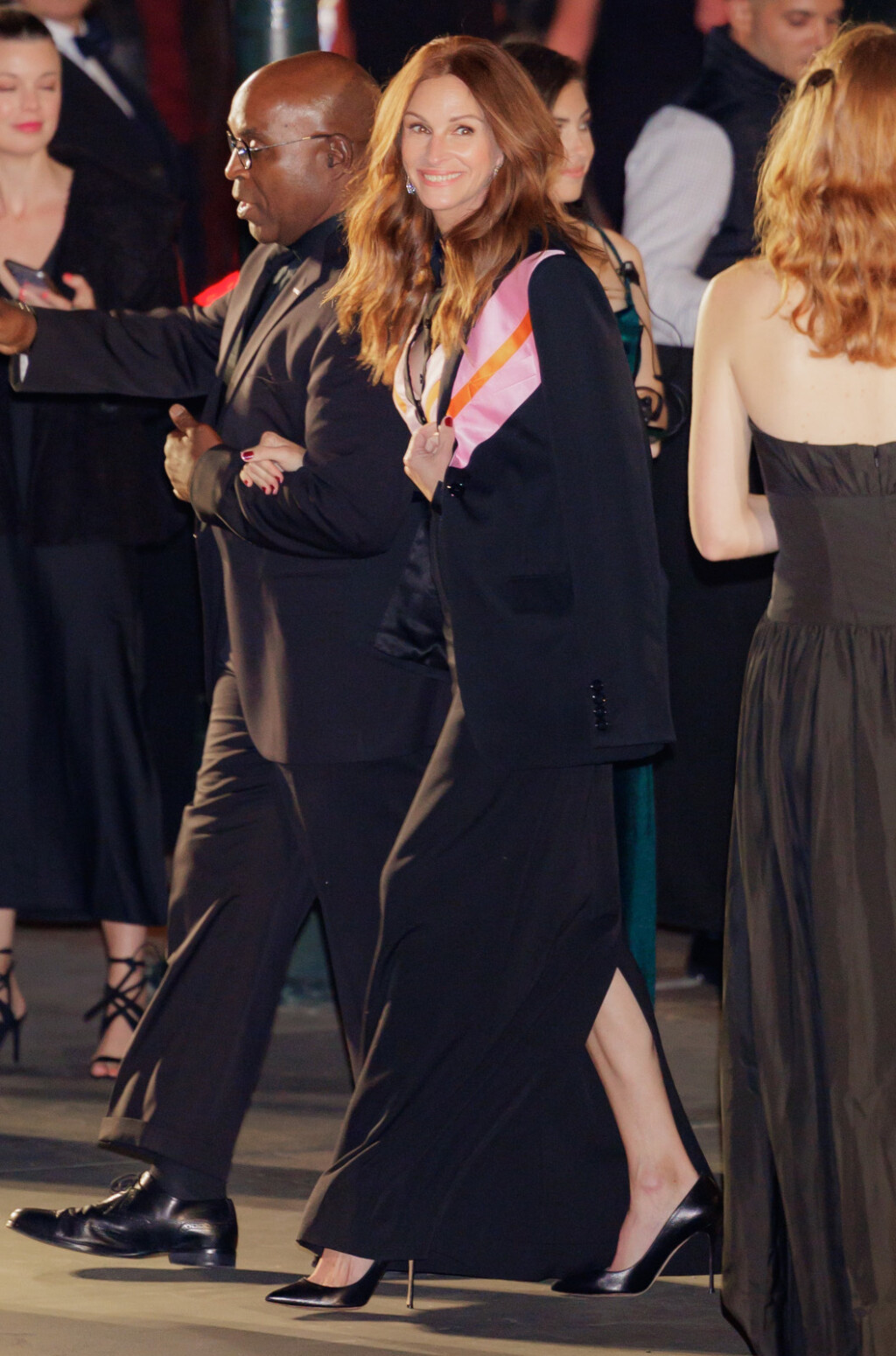 Julia Roberts u maksi haljini modne kuće Burberry na gala događanju Albie Awards - 6