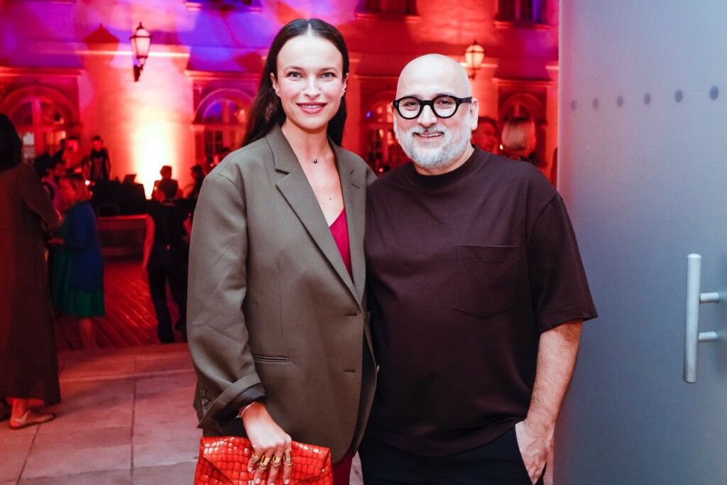 Ljupka Gojić Mikić na izložbi Nenada Sovilja