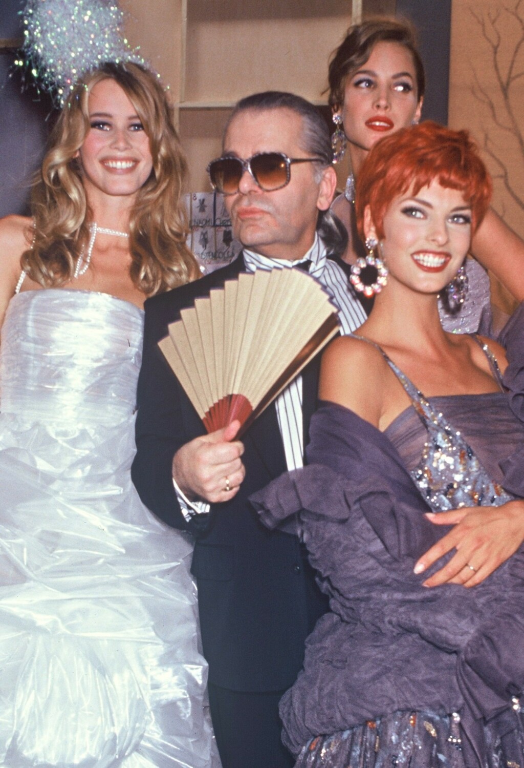 Karl Lagerfeld na Chanelovoj reviji 1991. u društvu Claudije Schiffer, Christy Turlington i Linde Evangeliste