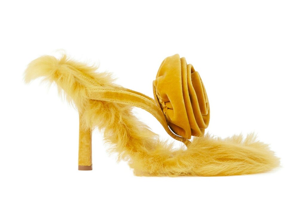 Burberry čupave sandale u žutoj boji s aplikacijom cvijeta, 1100 eura