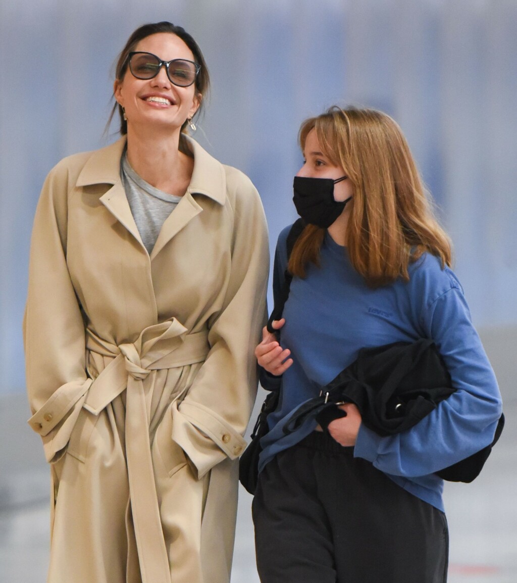 Angelina Jolie na aerodromu u društvu kćeri Vivienne