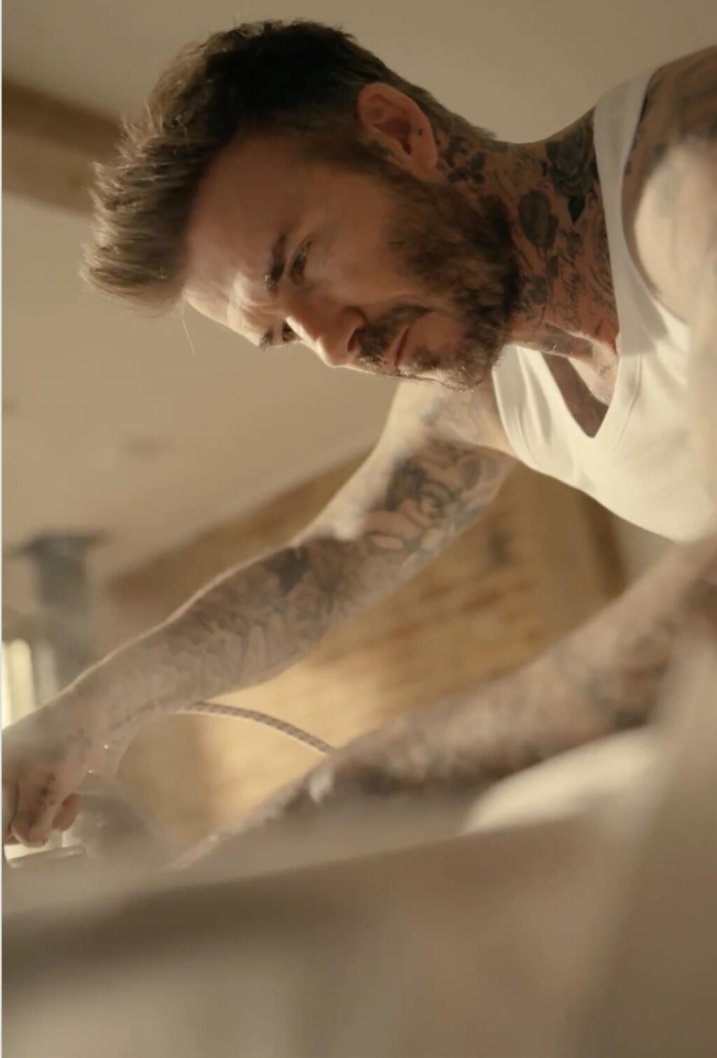 David Beckham neodoljiv je i kad se prihvati pegle