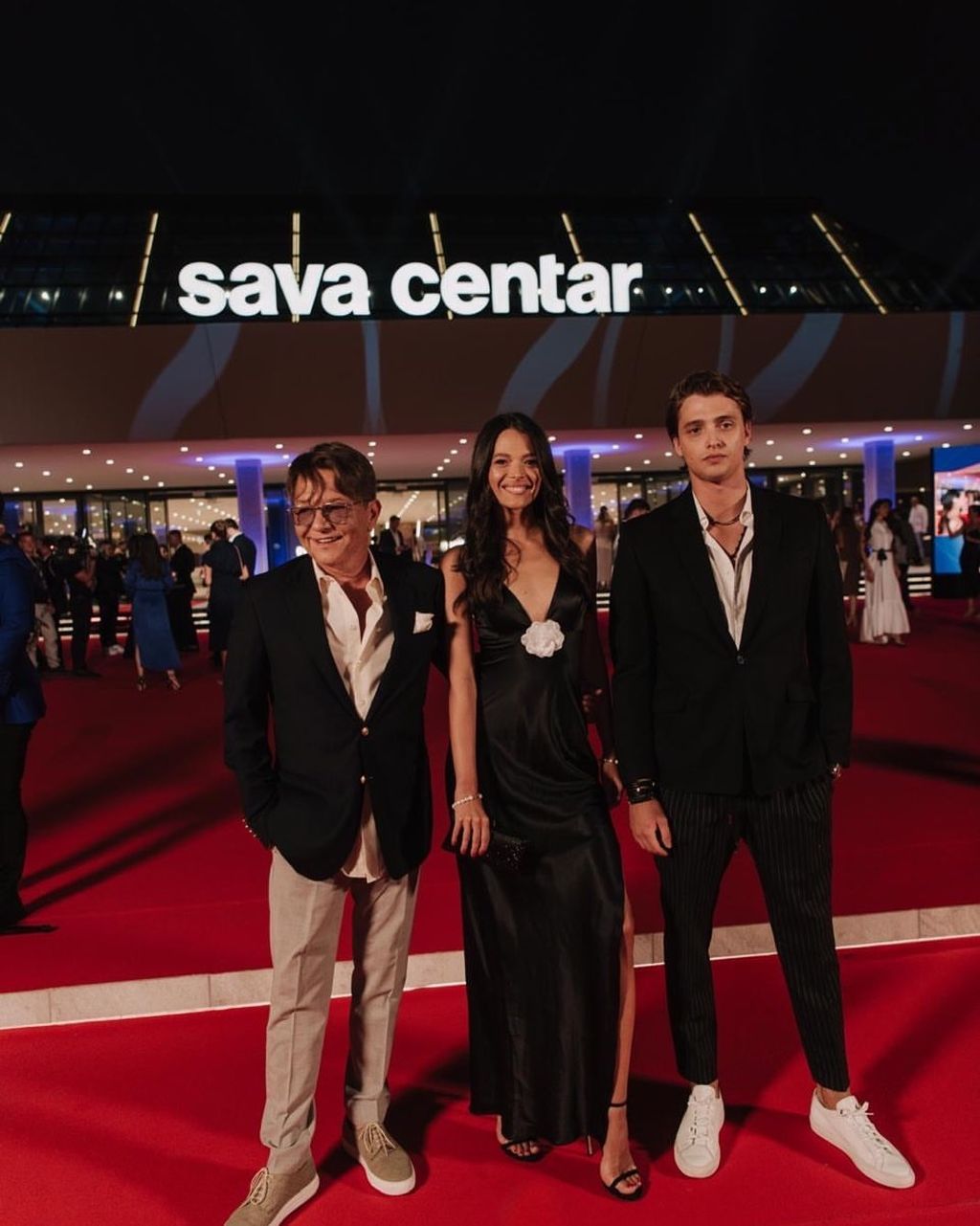 Dragan Bjelogrlić s djecom