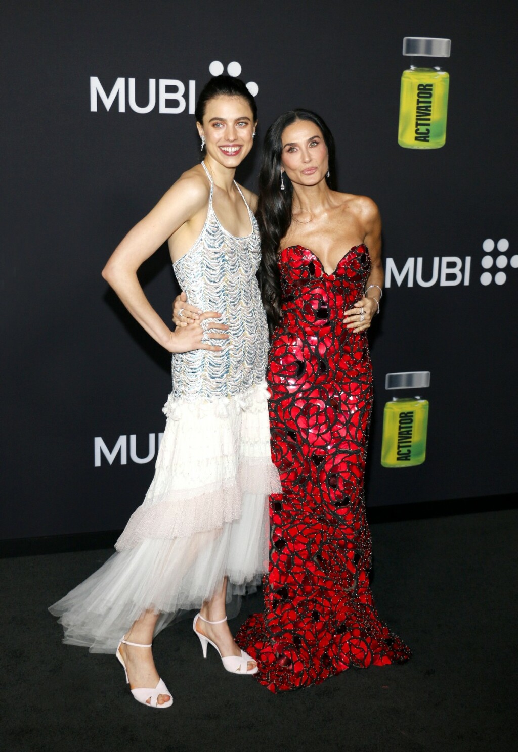 Margaret Qualley i Demi Moore