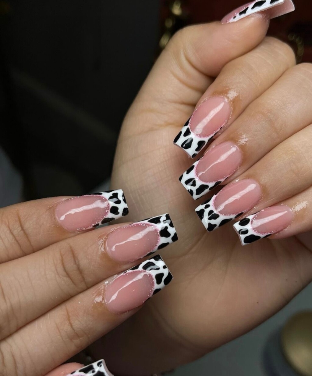 Nokti s uzorkom kravlje dlake