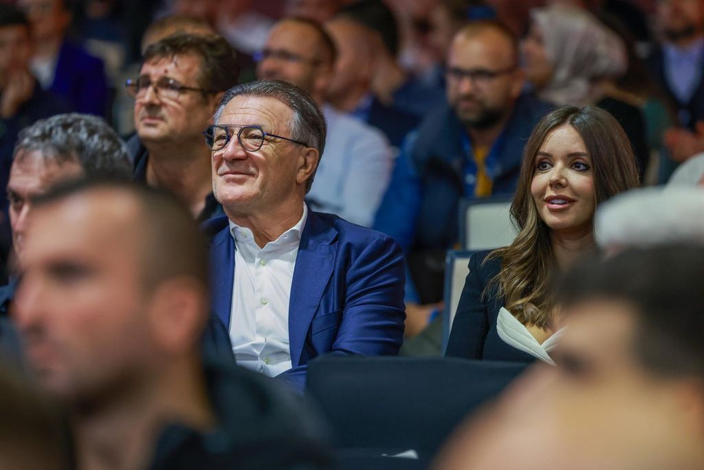 Zdravko Mamić i Jelena - 4
