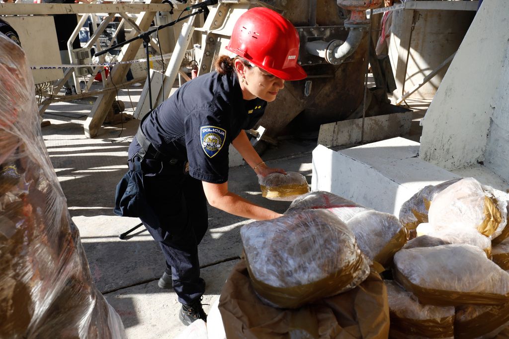 Spaljivanje droge u Našicama - 10