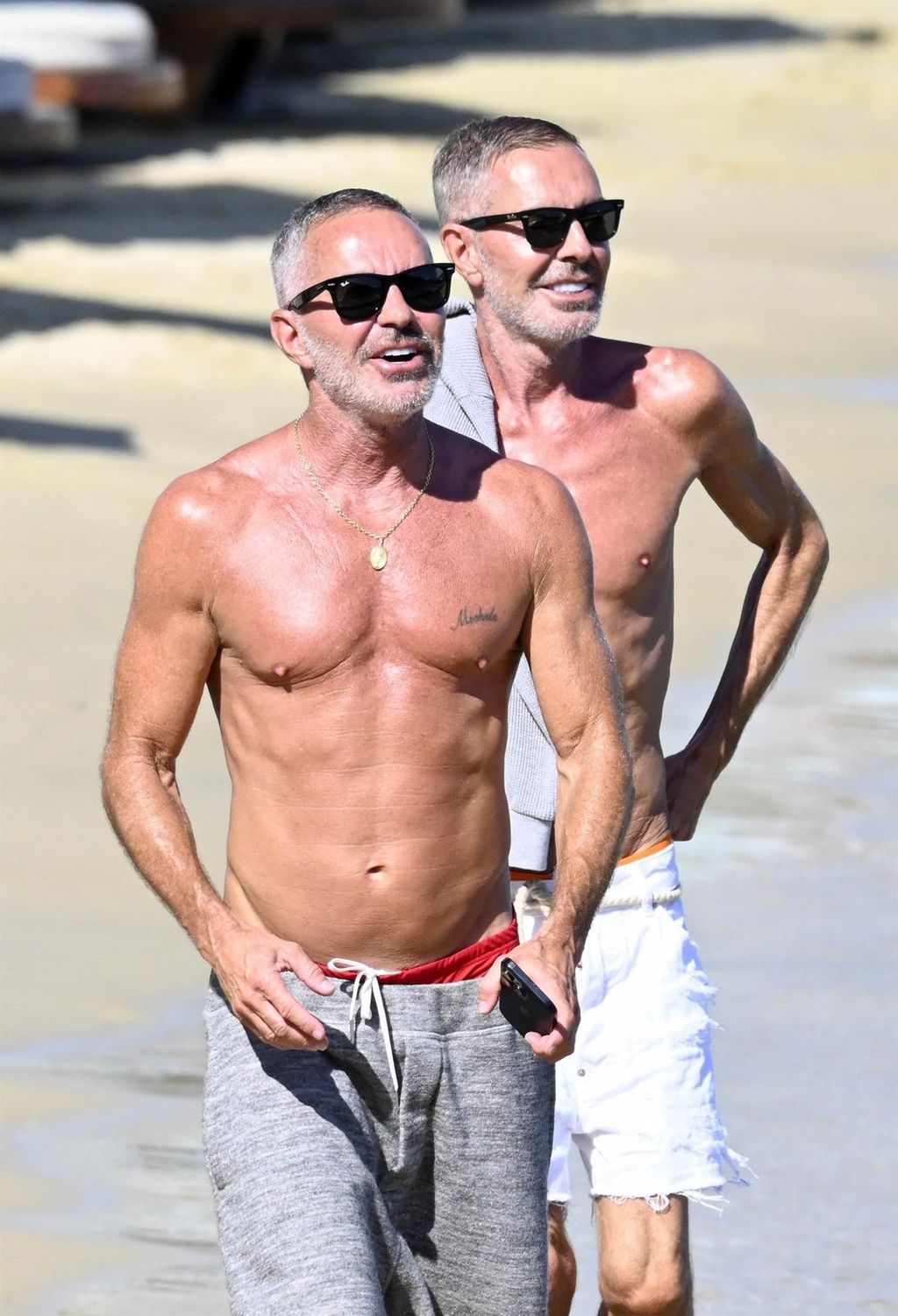 Dean i Dan Caten - 10