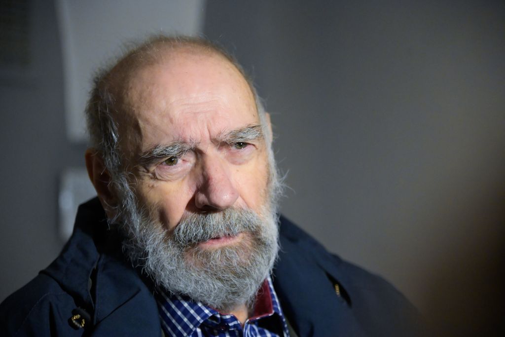 Spomenik Tinu Ujeviću koji je izradio Miro Vuco