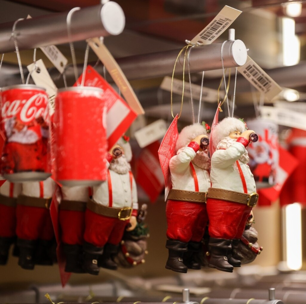 Božićni ukrasi u Harrods trgovini u Londonu