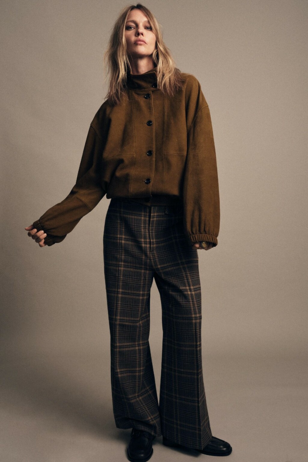 Zara hlače, 59,99 eura