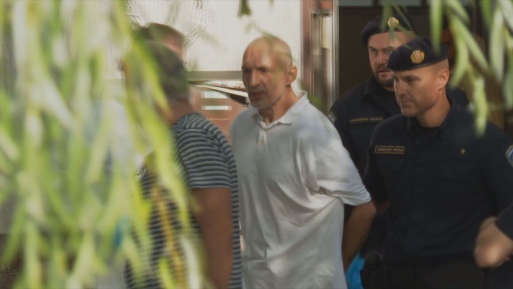 Privođenje osumnjičenog za ubojstvo supruge u mjestu Tenja - 1