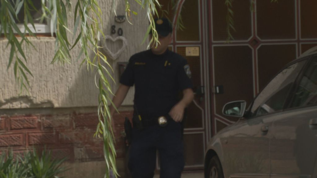 Privođenje osumnjičenog za ubojstvo supruge u mjestu Tenja - 1