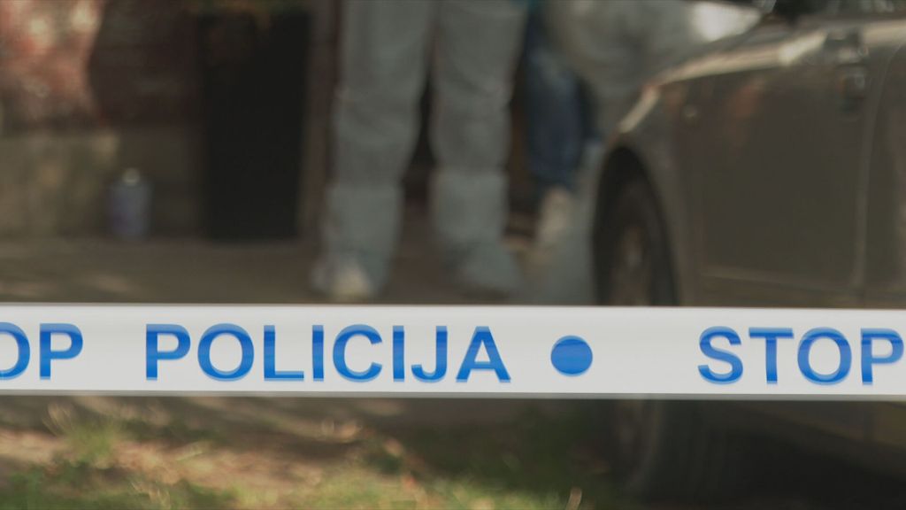 Privođenje osumnjičenog za ubojstvo supruge u mjestu Tenja - 1