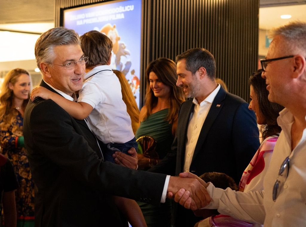 Andrej Plenković sa sinom