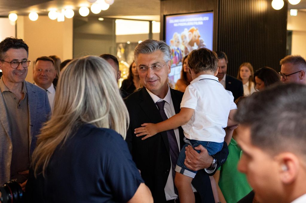 Andrej Plenković sa sinom