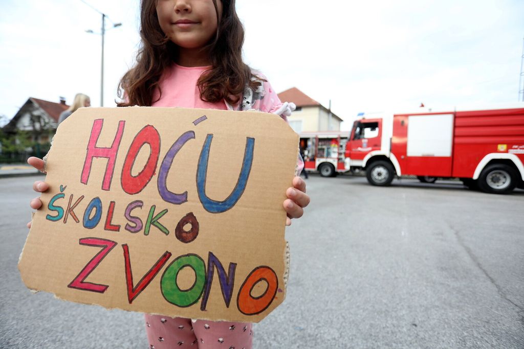 Roditelji i učenici područne OŠ Donji Dragonožec održali bojkot nastave - 24