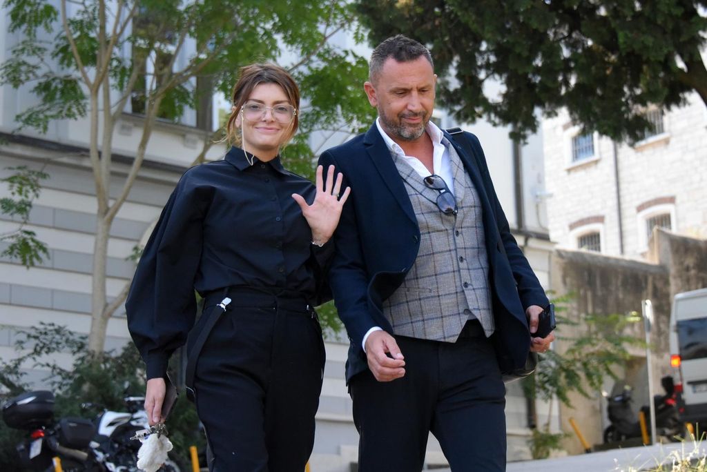 Ella Dvornik s odvjetnikom - 5