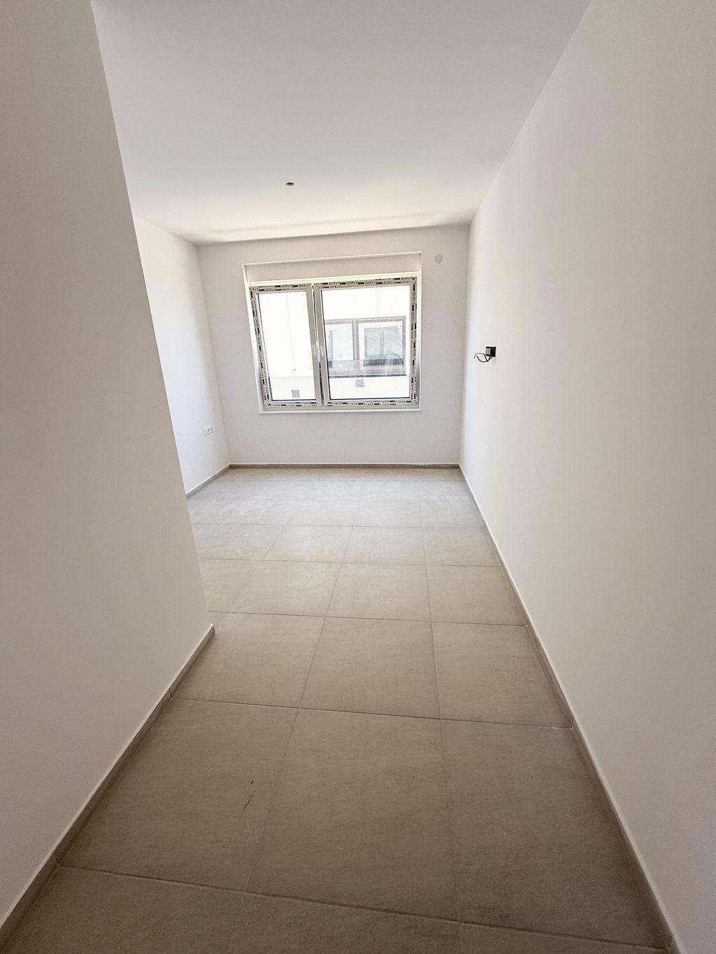 Nova zgrada u Novalji: Tvoj kutak mira i udobnosti, korak do mora i grada