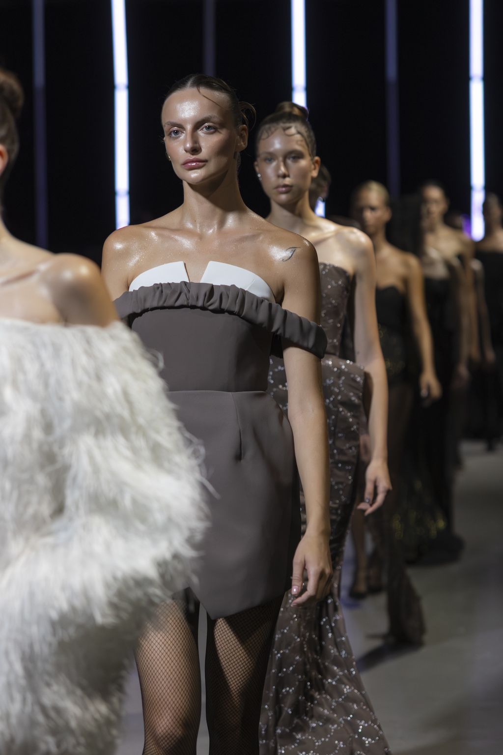 eNVy room revija - 1