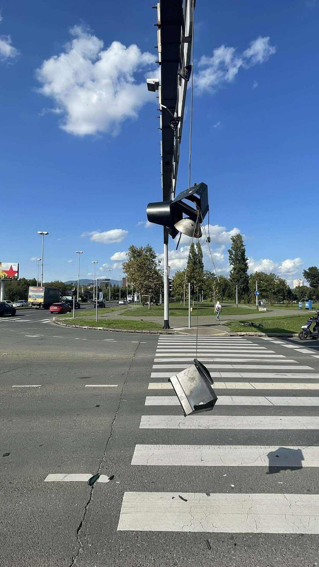 Oštećen semafor na križanju SR Njemačke i Vatikanske