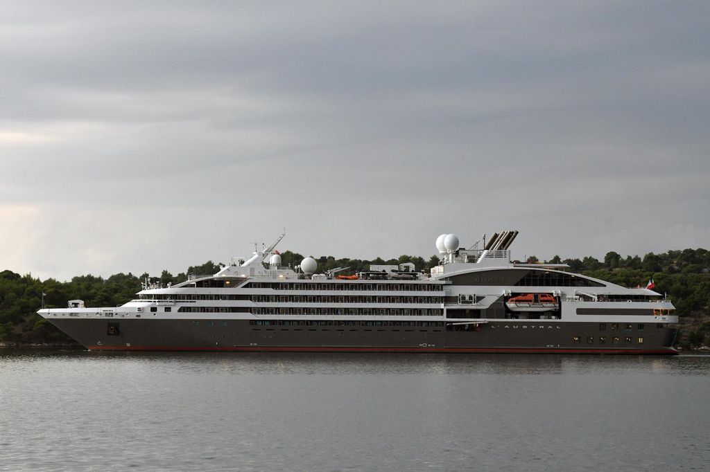 Kruzer L'Austral u Šibeniku - 3