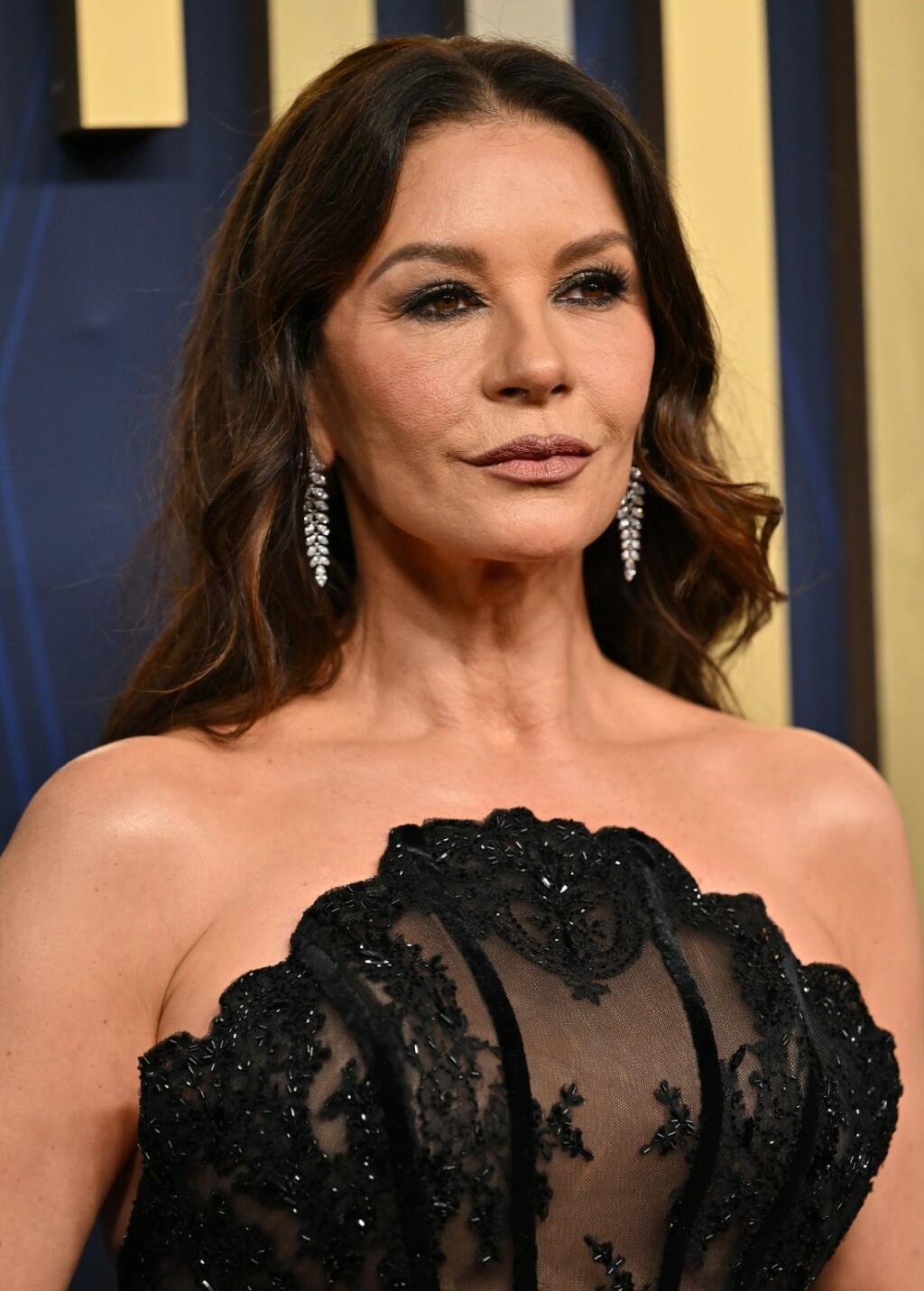 Catherine Zeta-Jones u couture haljini Yare Shoemaker na Emmyjima 2025. - 5