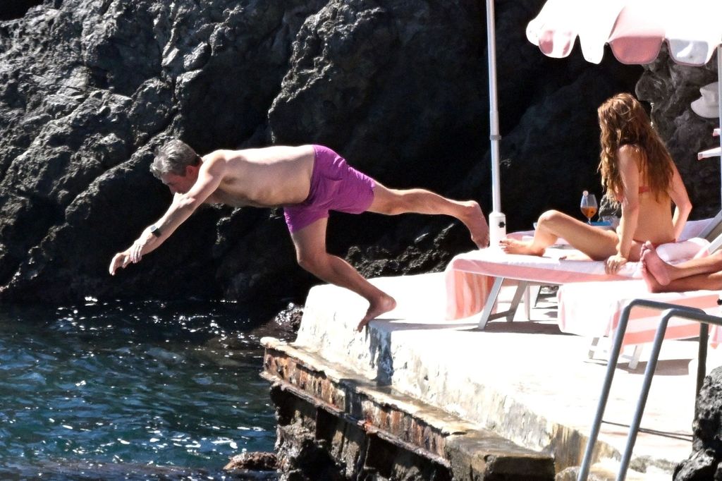 Jon Hamm, Anna Osceola