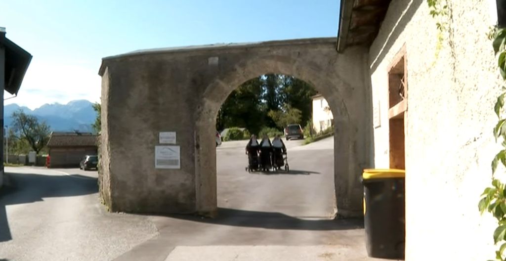 Tri odbjegle časne sestre u Austriji - 6