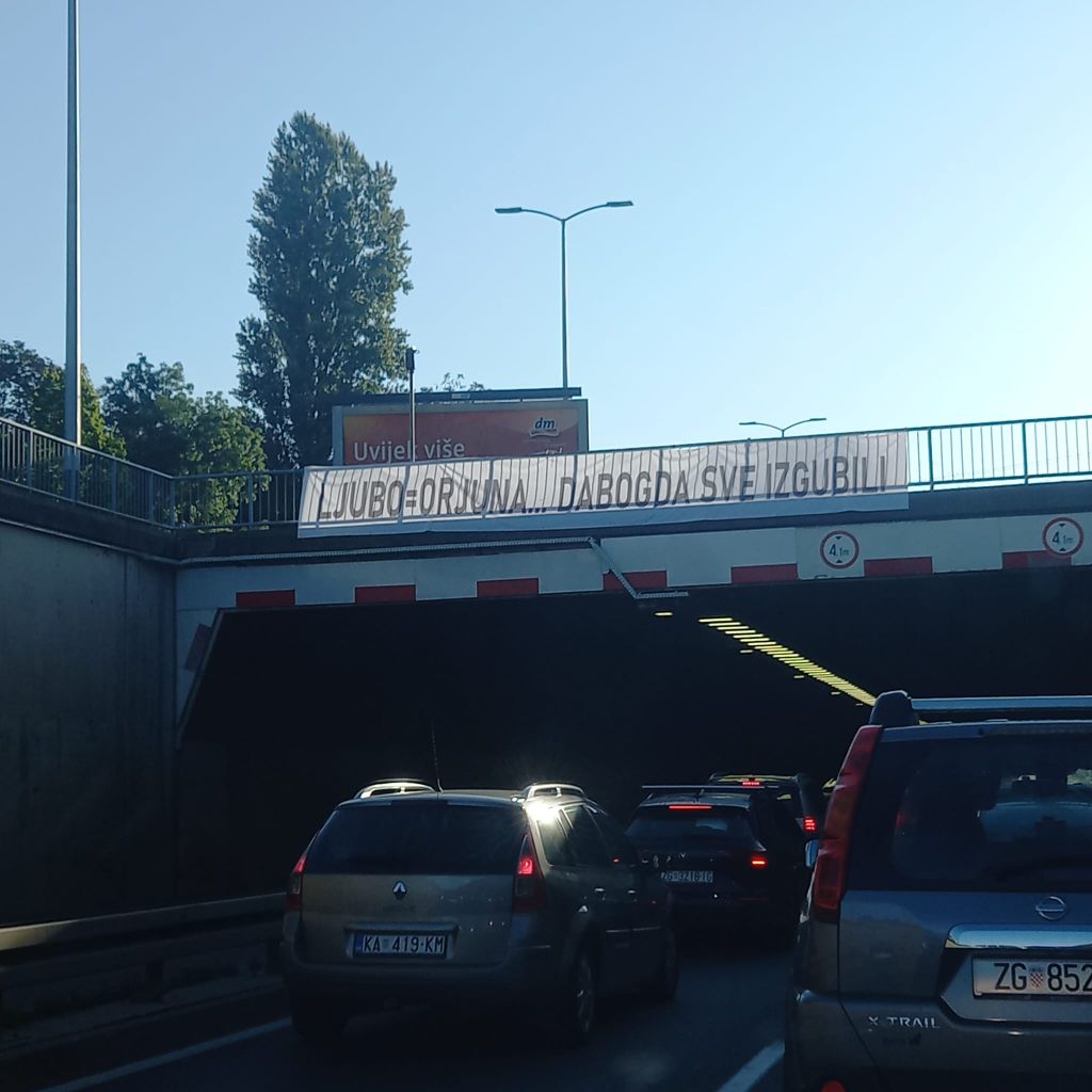 Poruka na Slavonskoj aveniji