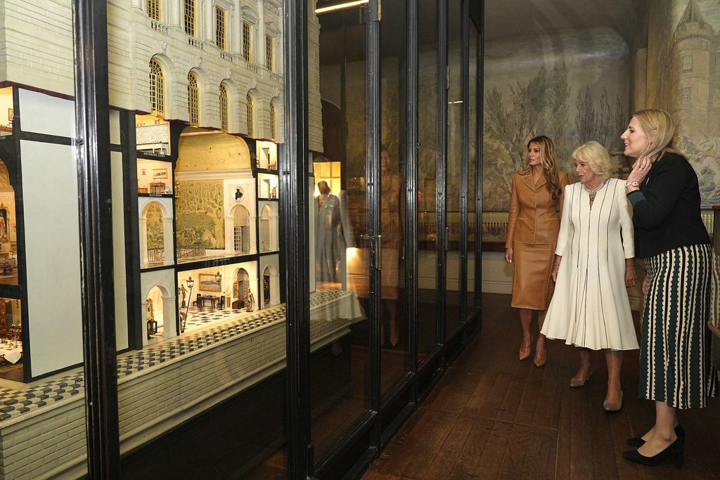 Kraljica Camilla i Melania Trump u Royal Library - 1