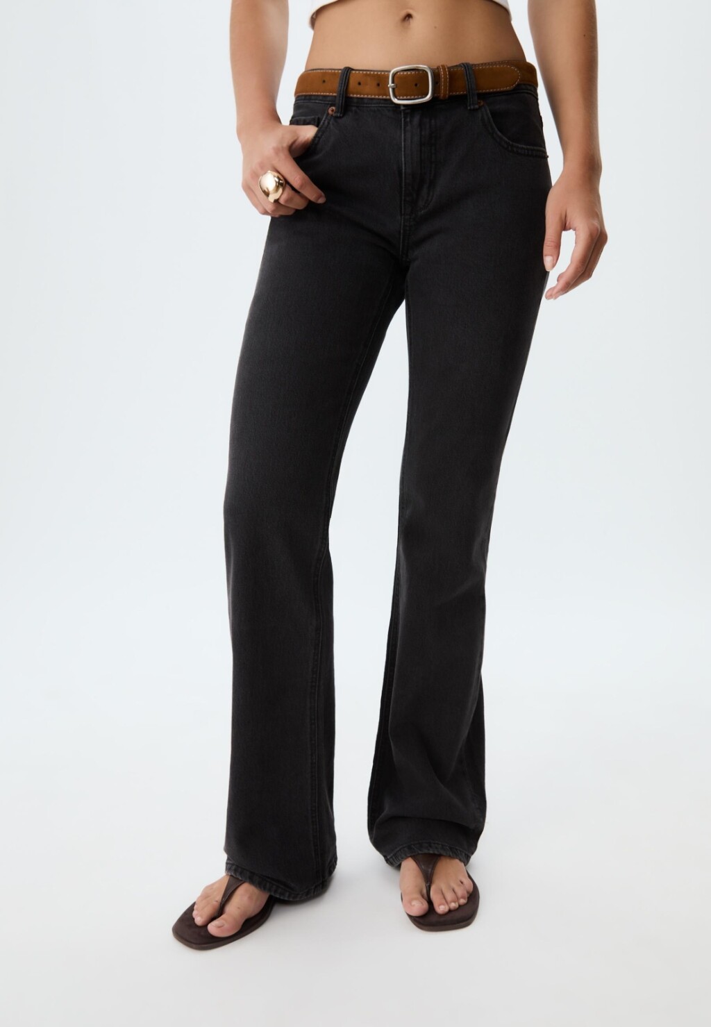 Crne traperice iz trgovina