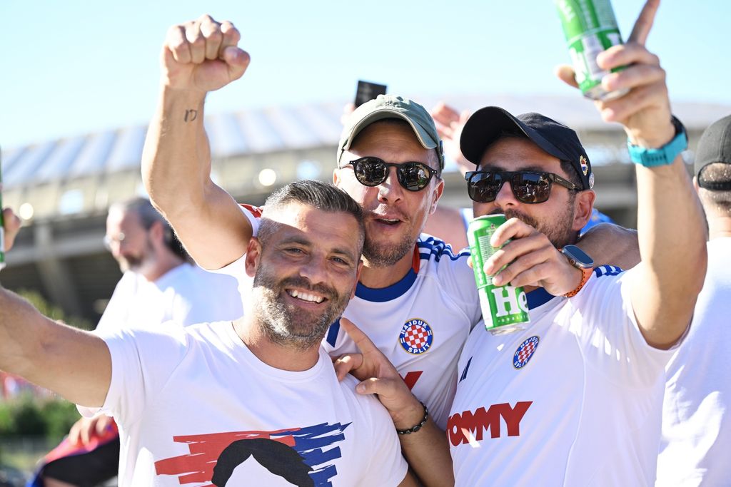 Navijači Hajduka ispred Poljuda