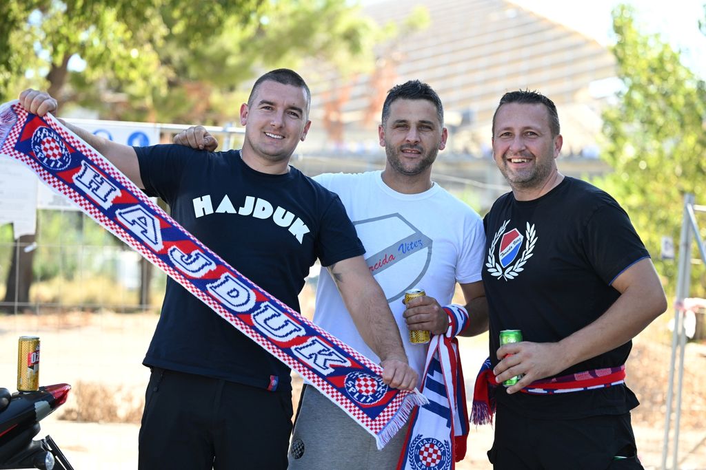 Navijači Hajduka ispred Poljuda