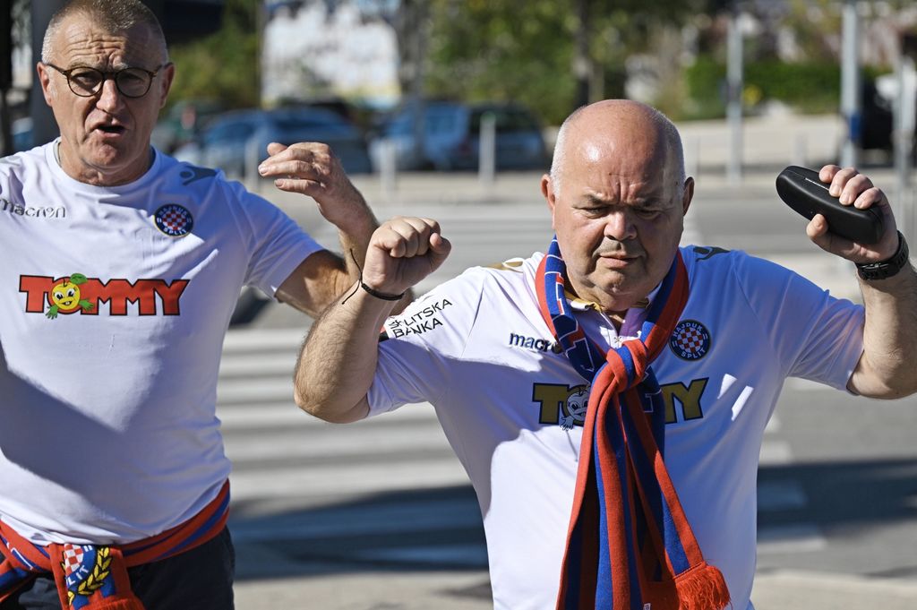 Navijači Hajduka ispred Poljuda
