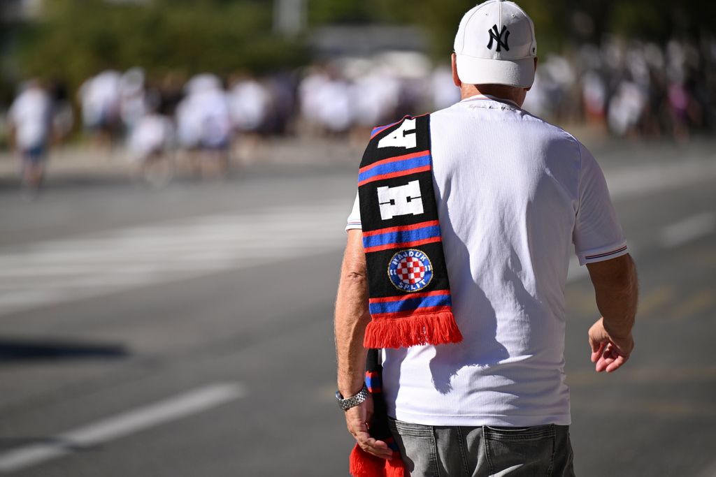 Navijači Hajduka ispred Poljuda